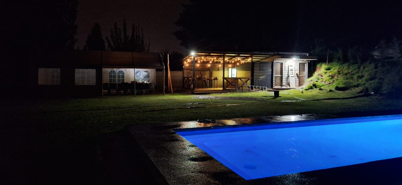 Exterior de noche